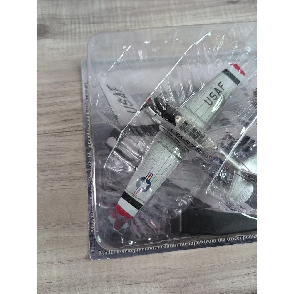 1953 North American LT-6G Texan 1:72 USAF - LTA-579 AMER COM COLLECTION (NEW)